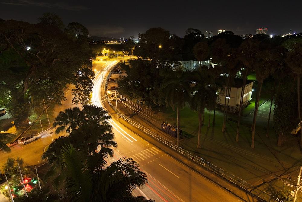 Port of Spain Kapok Hotel מראה חיצוני תמונה